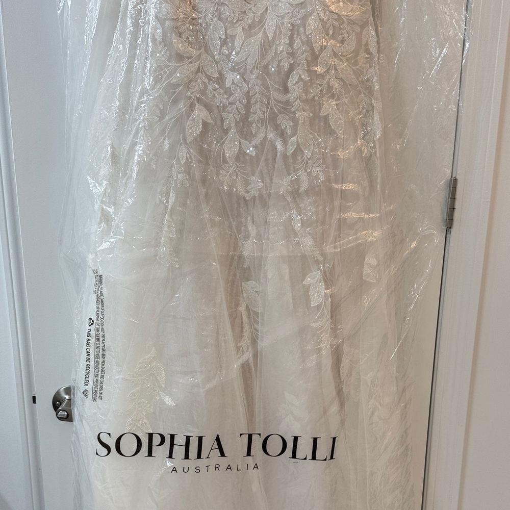 BNWT Ivory/Blush Ethereal Off-Shoulder Wedding Dress w Beaded Semi-Sheer Bodice - Picture 10 of 12